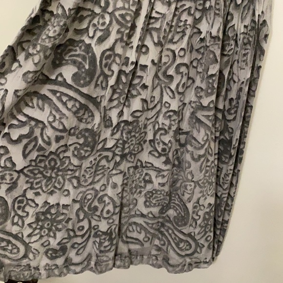 Soft swingy tank dress with fun pattern - Picture 3 of 7